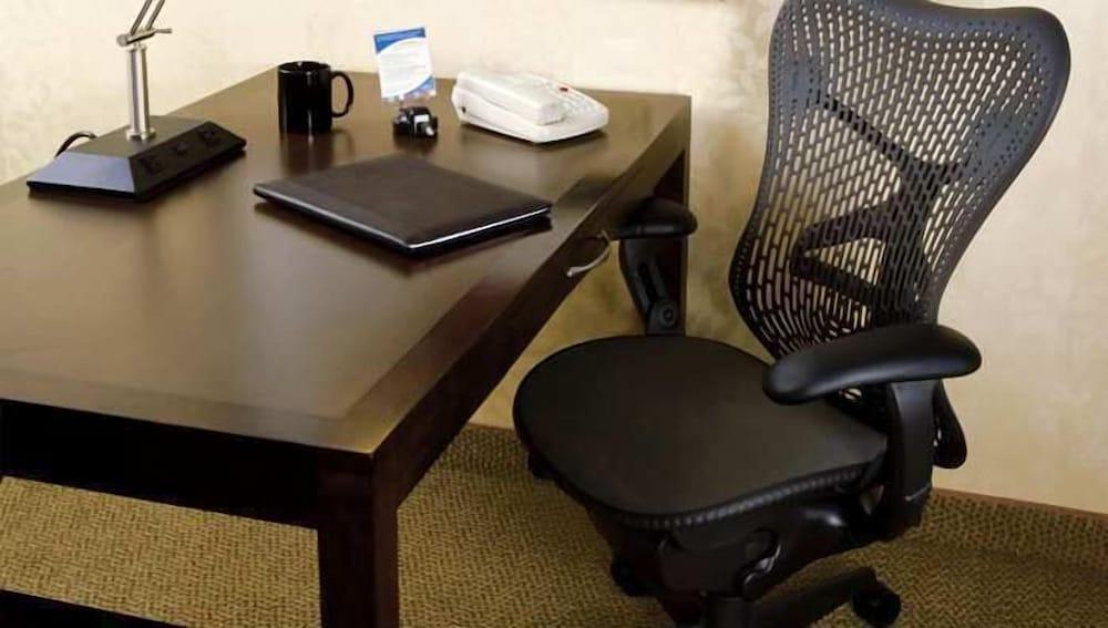 Hilton Garden Inn Lenox Pittsfield Esterno foto